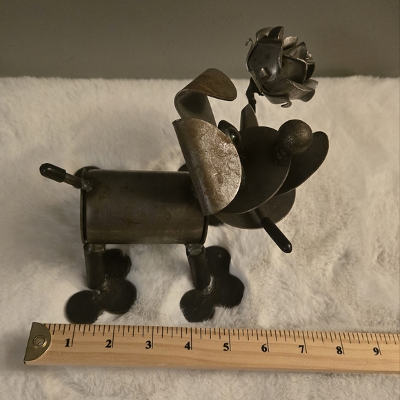 Metal Dog With Rose Ornament - Picture 4 of 9